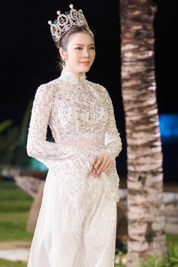 Trương Thị May hóa thành Cụ bà đẹp nhất thế giới